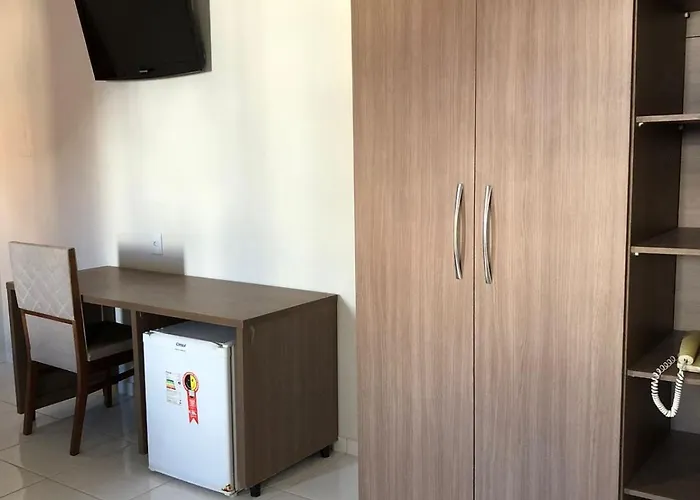 Aluguéis de temporada: Hotel Eldorado Economic