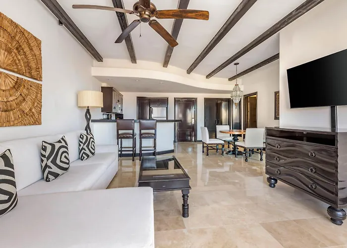 Luxury hotel only: Hilton Vacation Club Cabo Azul Los Cabos