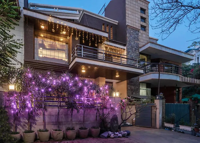 Luxurious 4 Bhk With Mini Movie Theatre In Gurgaon