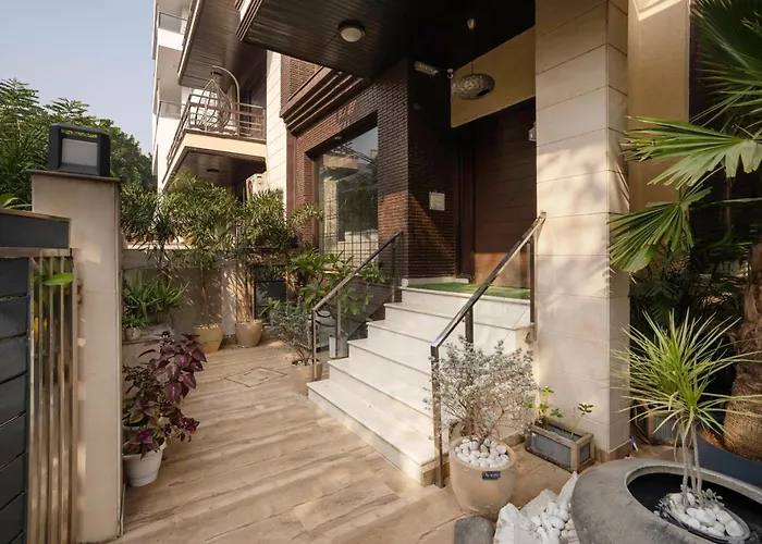 Luxurious 4 Bhk With Mini Movie Theatre In Gurgaon