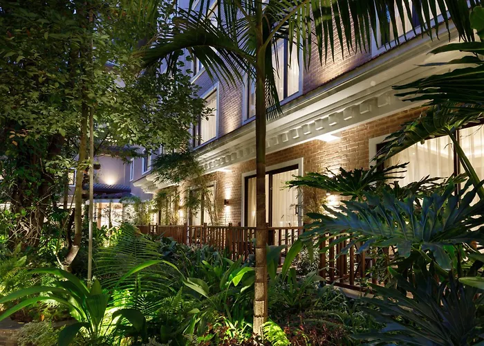 Hotel suites Thrive, A Tropical Courtyard