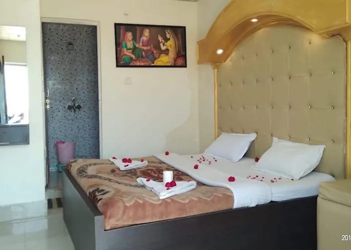 Guest house: Saniya Palace