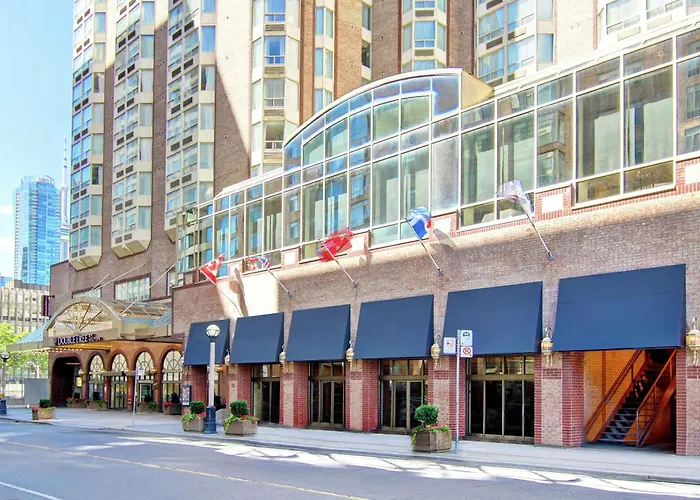 Hotel with pool: Doubletree By Hilton Toronto Downtown