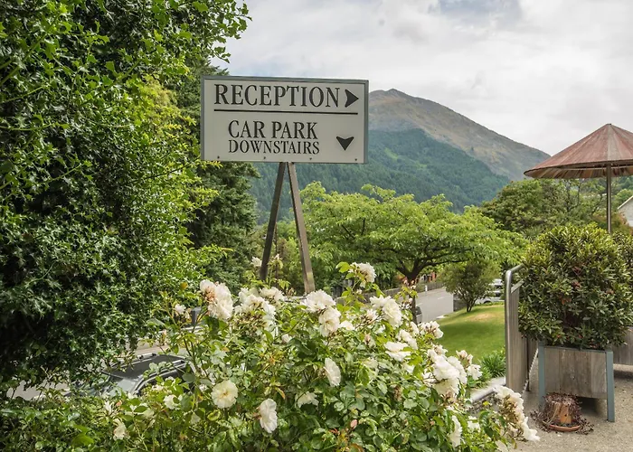 Coronation Lodge