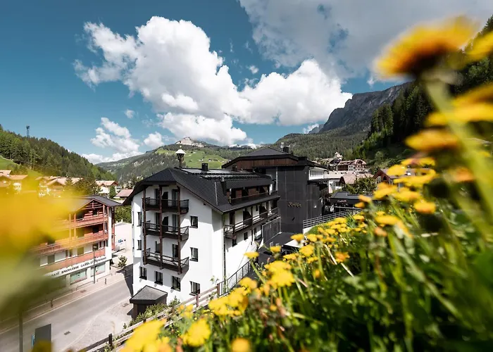 Luxury hotel only: Stella Hotel - My Dolomites Experience
