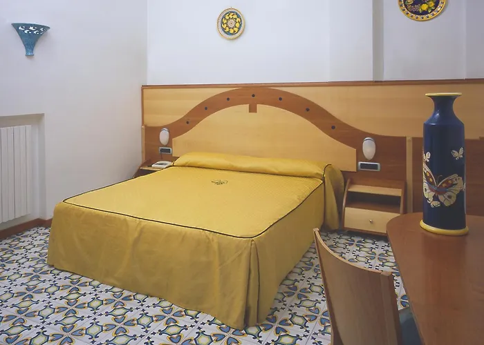 Hotel con piscina: Hotel Bristol