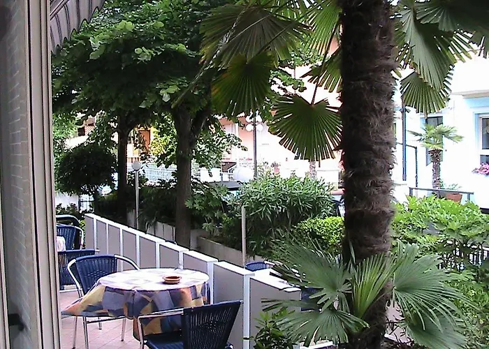 Hotel Ping Pong: Hotel Universo