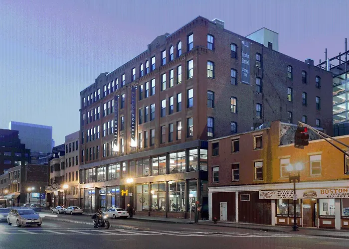 Motel: Hi Boston Hostel