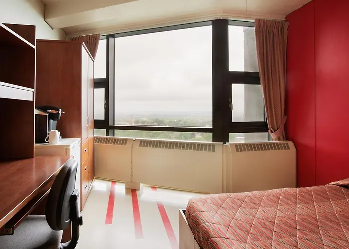 Hôtel Ping Pong: ZUM MTL Auberge d'été - Université de Montréal