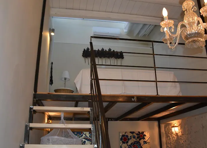 Smaragdi Boutique
