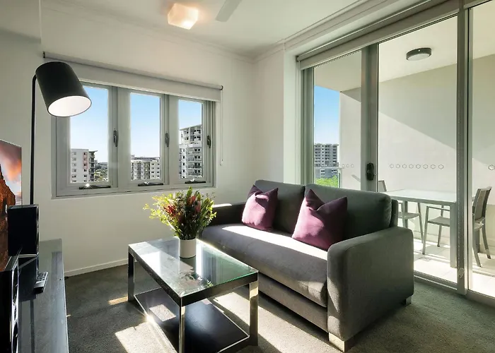 H On Mitchell Apartment Hotel