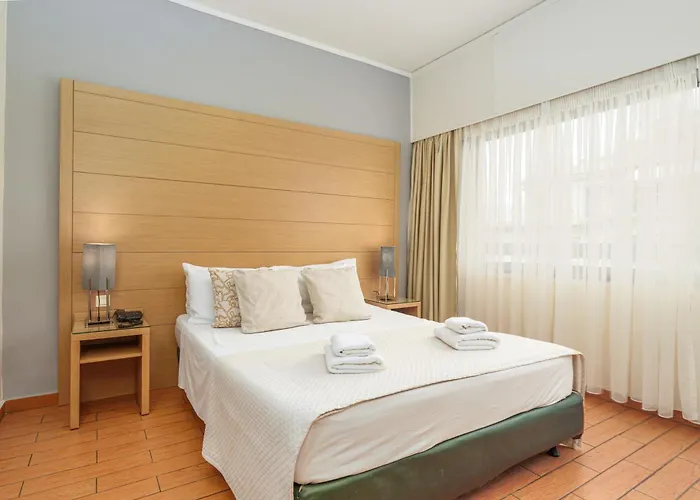 Dog friendly hotels Parnon