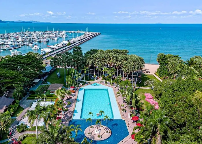 Hotel with view: Botany Beach Resort Pattaya