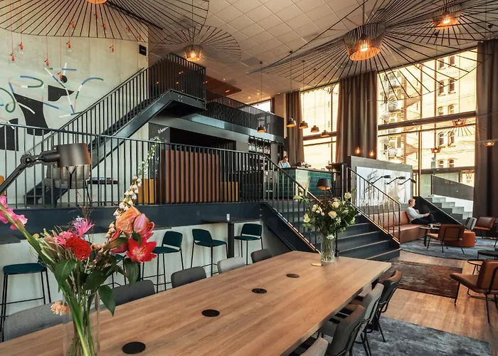 Pet Friendly hotel: Holiday Inn - The Niu, Fender Amsterdam