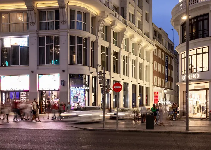 Hotel 3 stelle: Hotel Avenida Gran Via