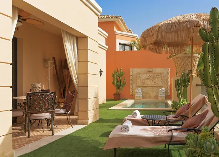 Golf hotel: Royal Garden Villas, Luxury Hotel