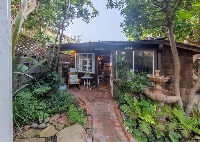 Private Villa: Redwood Hollow Cottages