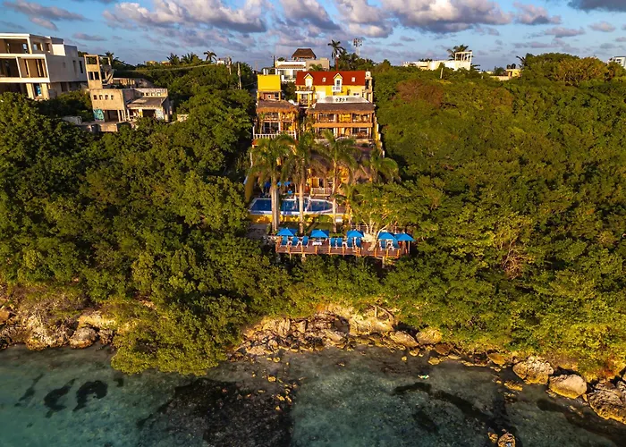 Luxury hotel only: Hotel La Joya Isla Mujeres