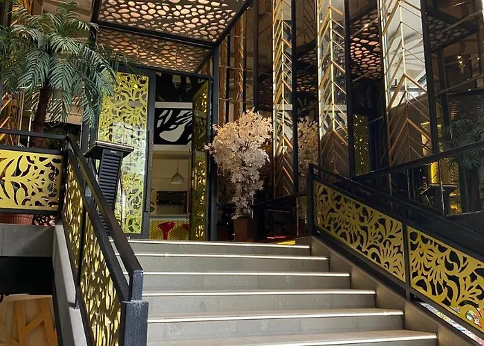 Avery De Grand City Bandung