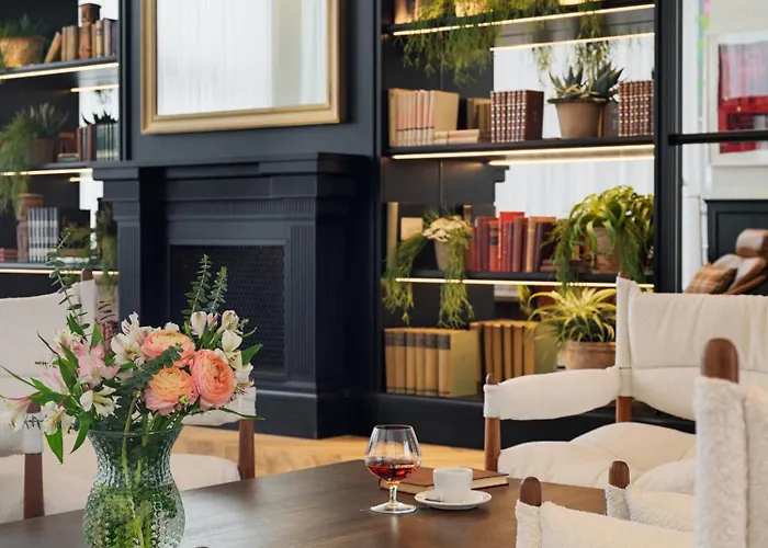 Hotel with pool: H10 Itaca