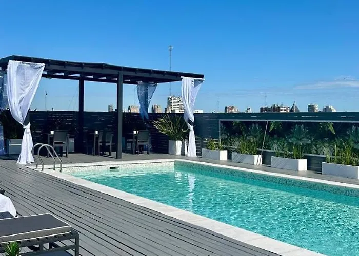 Luxury hotel only: Broadway Hotel & Suites