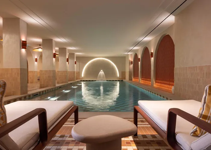 Hôtel avec piscine: Hotel Grand Coeur Latin