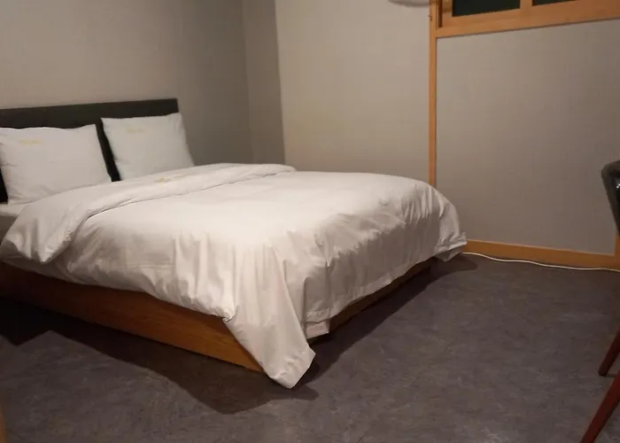 Mong Motel