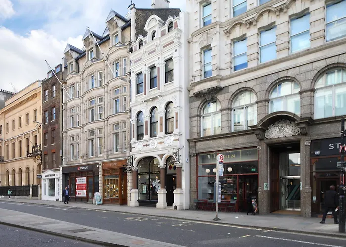 Family Hotel: The Z Hotel City