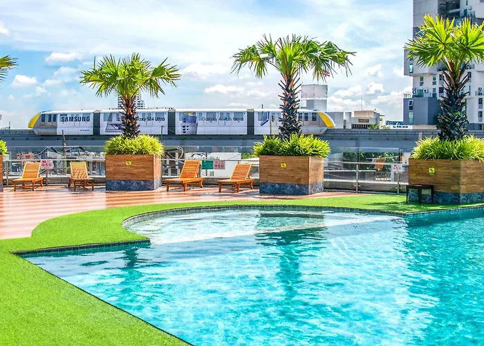 Hotel near College: The Bazaar Hotel Bangkok - Mrt Lat Phrao Ratchadapisek