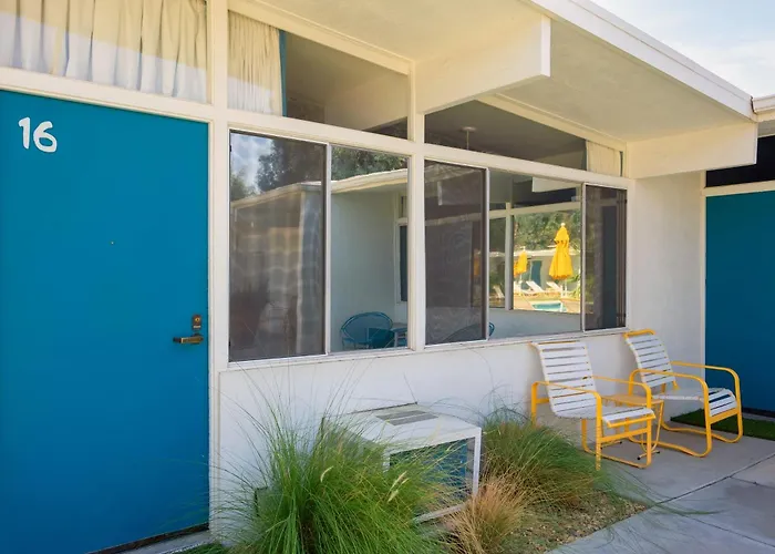 Dog friendly hotels Monkey Tree By Avantstay Mid-Century Modern Oasis With Pool