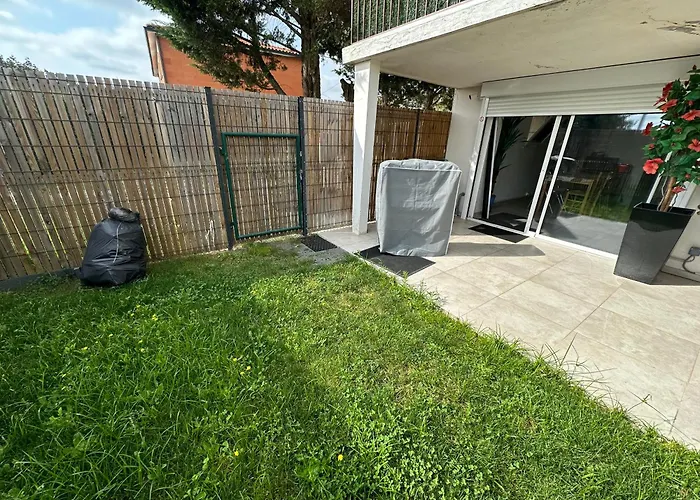 Maison d'hôtes: Villa La Libellule 5 Chambres 2 Sdb 2 Wc Grand Jardin et Parking Privé