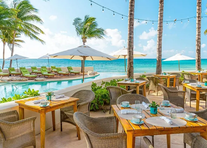 Strandhotel: Mahekal Beach Front Resort & Spa