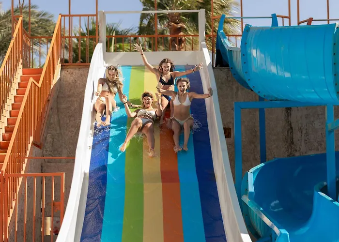 Hôtel pour familles: Empire Beach Aqua Park