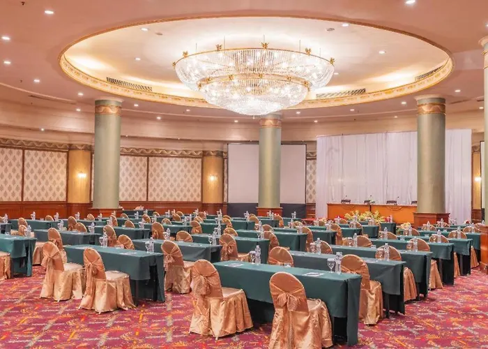 Artotel Suites Aquila