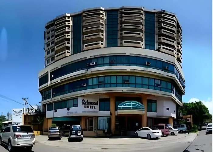 Richmond Plaza Hotel