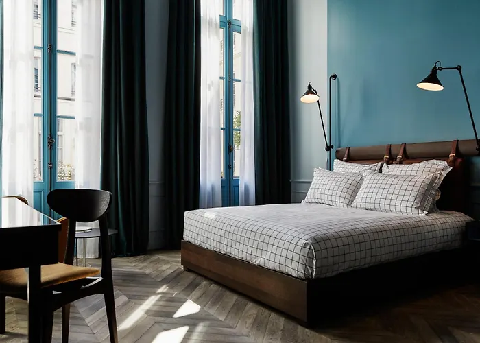 Hoxton, Paris