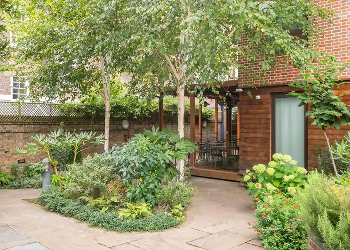 Lodge: Point A London Liverpool Street