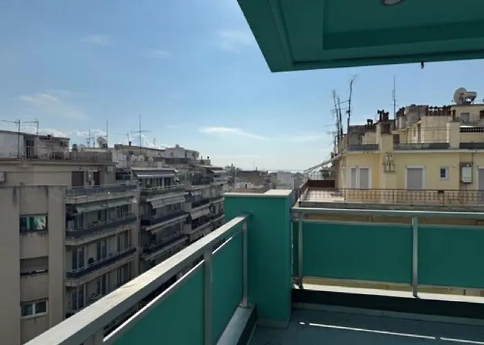 Stay Hybrid Youth Hostel