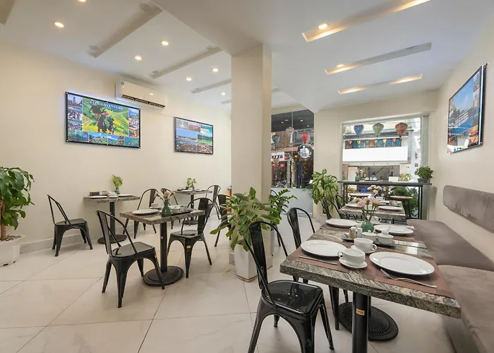 3 star hotel: Queen Cafe Hotel & Pub