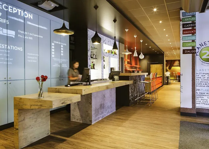 Pet Friendly hotel: Ibis Versailles Chateau