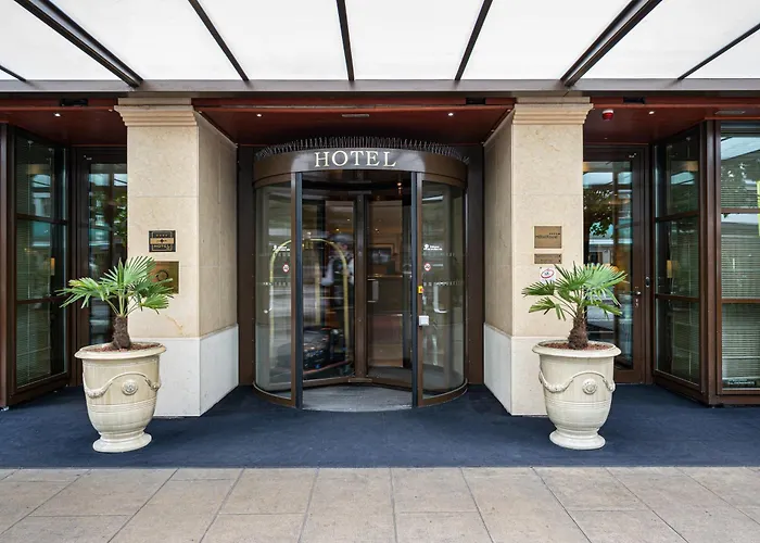 Boutique hotel only: Royal Manotel
