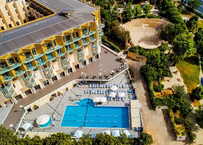 Hotel with pool: The Inbal Jerusalem