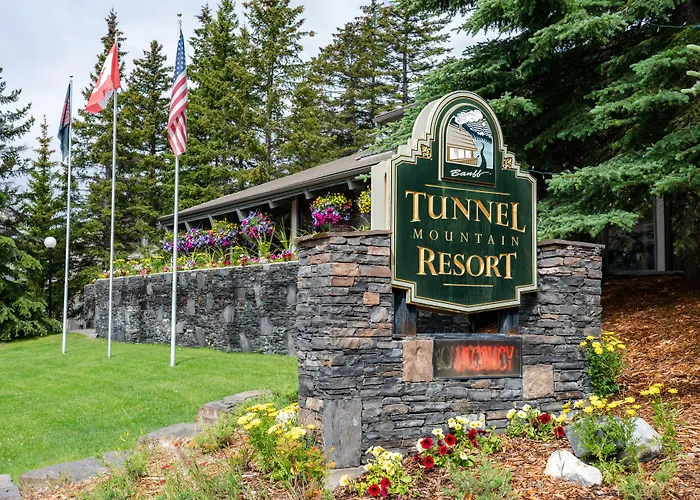 Cabin: Tunnel Mountain Resort