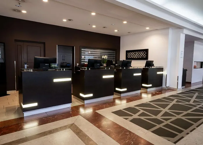 Hotel with pool: Radisson Blu Conference Hotel, Duesseldorf