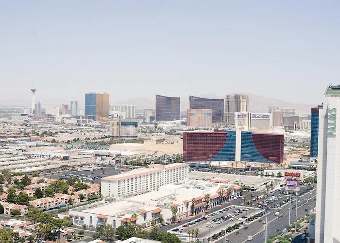 Hotel con golf: Luxury Suites At Palms Place