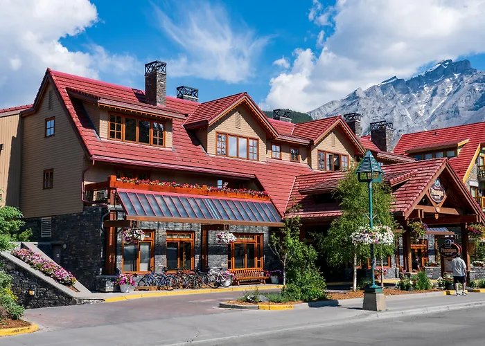 Hotel near Banff Ptarmigan Inn