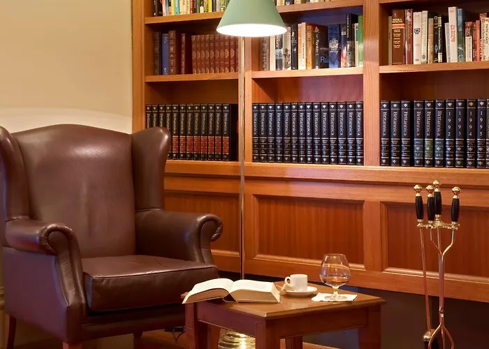 Central hotel: Grand Hotel Melbourne