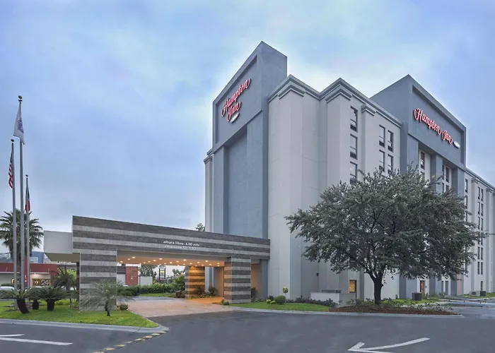 Сity center hotels Hampton By Hilton Monterrey Galerias Obispado