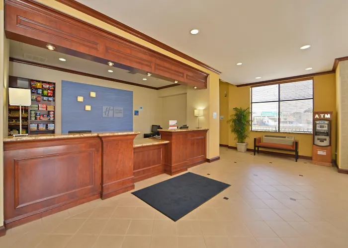  Holiday Inn Express Laguardia Airport, An Ihg
