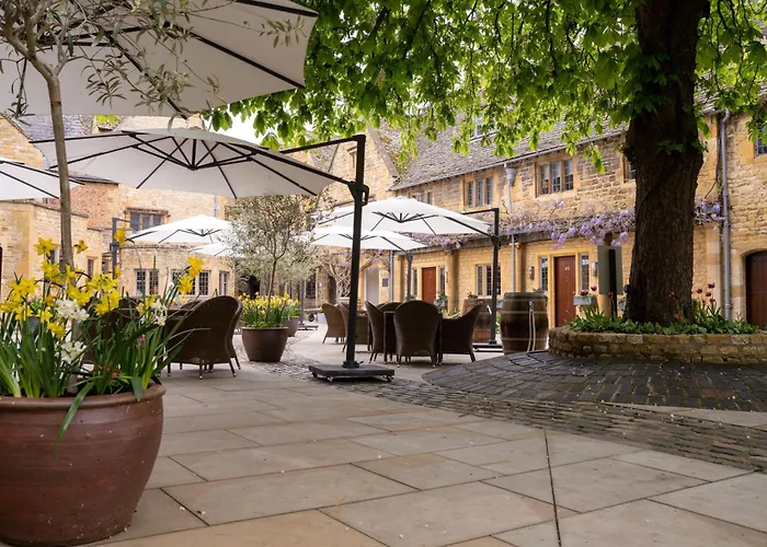 Dog friendly hotels Lygon Arms